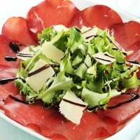 Carpaccio di bresaola rucola e grana